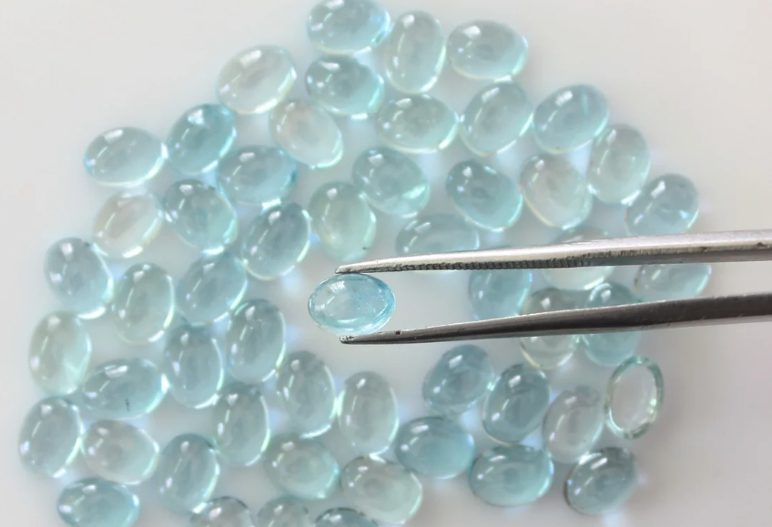 Aquamarin 5x7 Oval cabachon 2 Oval Aquamarin 5x7